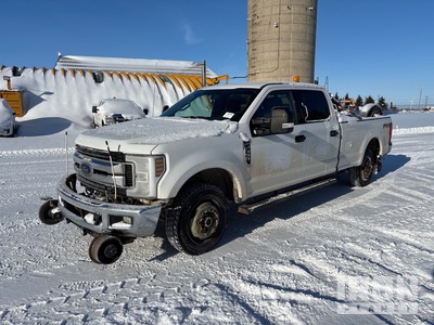 2018 Ford F-350 XLT 4x4 Crew Cab Hi-Rail Pickup