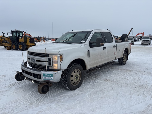 2019 FORD F350 CC AWD RG XLT 4x4 Crew Cab Hi-Rail Pickup