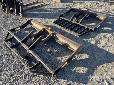 Quantity of (2) Swing Carriages Attrezzatura varia per edilizia