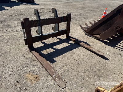 60 in Q/C Wheel Loader Forks