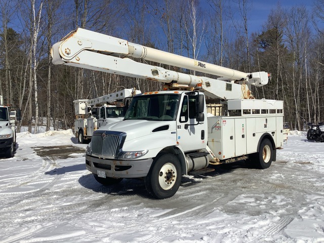 2013 Altec AA755 700 lb Articulated Boom on 2014 International 4300 4x2 Boom Truck