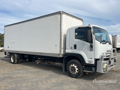 2009 Isuzu FTR 900 4x2 Van Truck