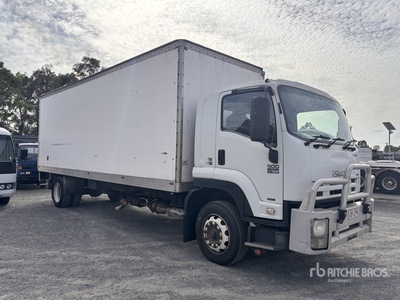 2009 Isuzu FH FTR 4x2 Van Truck