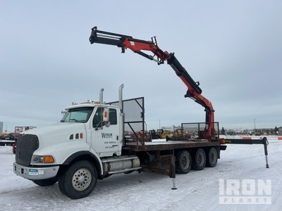 2009 Palfinger PK29002 18739 lb Knuckle Boom on 2002 Sterling LT8500 8x6 Camion plataforma con grua