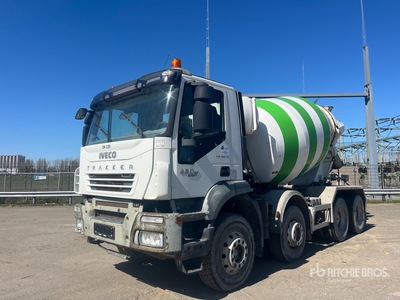 2008 Iveco 450 8x4 Twin-Steer Mixer Truck
