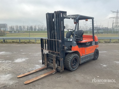 2014 Toyota 7-FBMF-50 4990 kg Electric Forklift