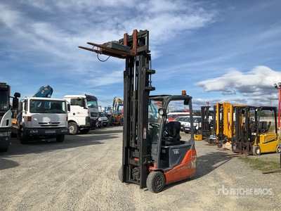2015 Toyota 8FBEKT16 Electric Forklift