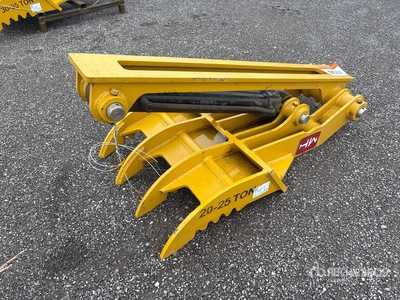 2025 HW THUMB20-25H 30 in Hydraulic Excavator Thumb - Fits Cat 320, 325 / 20 - 25 ton (Unused)