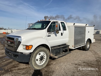 2008 Ford F-750 4x2 Extended Cab Camion de lubrification (Inoperable)