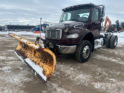 2015 Freightliner M2 106 4x2 Cabine et châssis