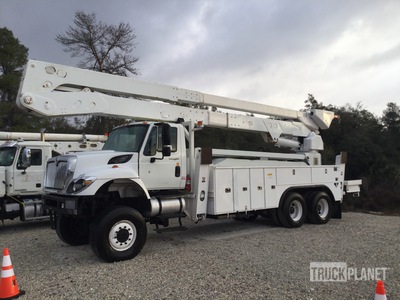 Altec A77-TE93 92 ft on 2011 International 7400 Workstar 6x6 Bucket Truck