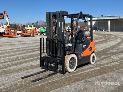 Doosan G25 4600 lb Pneumatic Tire Carrelli Elevatori