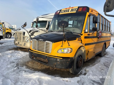 2013 Freightliner Saf-T-Liner 4x2 35-Seat School Autobus