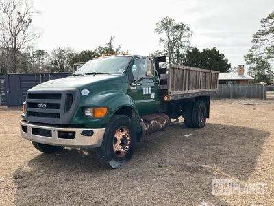 2012 Ford F-750 Super Duty Flatbed Truck