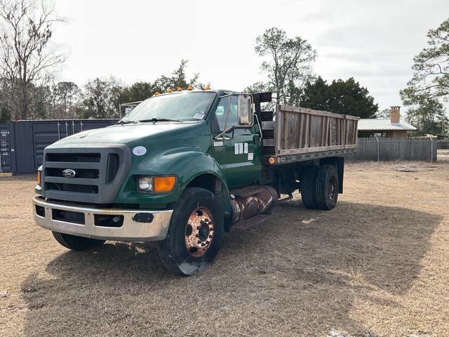 2012 Ford F-750 Super Duty Flatbed Truck
