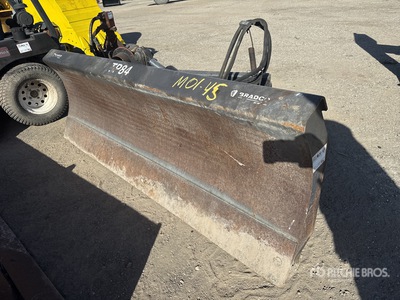 Bradco 84 in PAT Spycharka o sterowaniu burtowym