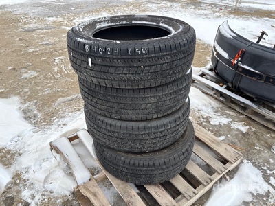Quantity of (4) Yokohama Geolandar H/T 255/60R19 إطارات المعدات