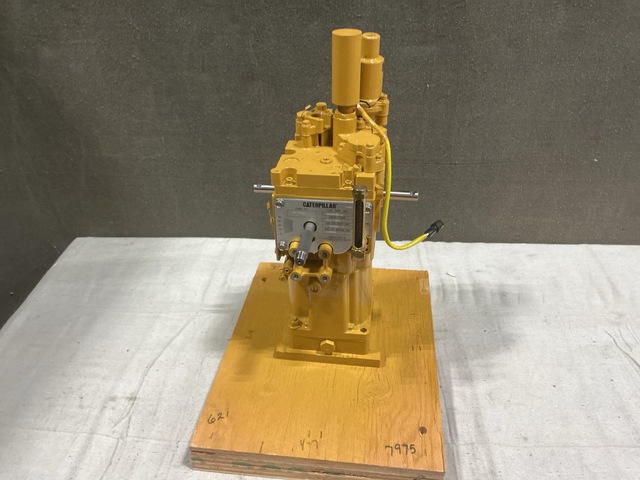 (4) Woodward 8540-621 Governors