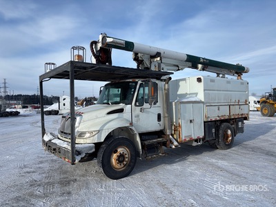Altec LRV55 55 ft on 2005 International 4400 4x2 Forestry Bucket Truck (Inoperable)