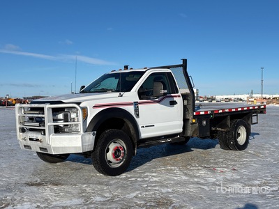 2017 Ford F-550 4x4 Flatbed Truck