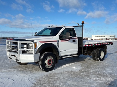 2017 Ford F-550 XLT 4x4 Flatbed Truck