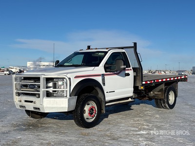 2017 Ford F-550 4x4 Flatbed Truck