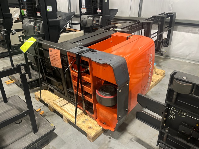 2020 Toyota 8BPUE15 2400 lb Order Picker