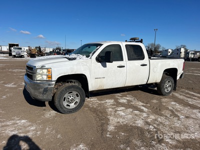 2011 Chevrolet Silverado 3500HD 4x4 Crew Cab بيك اب