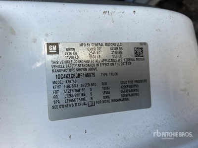 2011 Chevrolet Silverado 3500HD 4x4 Crew Cab Pickup