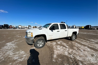 2011 Chevrolet Silverado 3500HD 4x4 Crew Cab Pickup