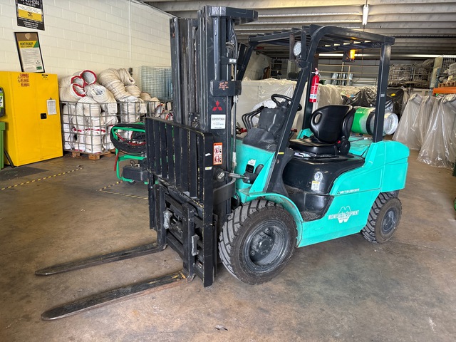 2014 Mitsubishi FG30N 4700 lb Pneumatic Tire Forklift