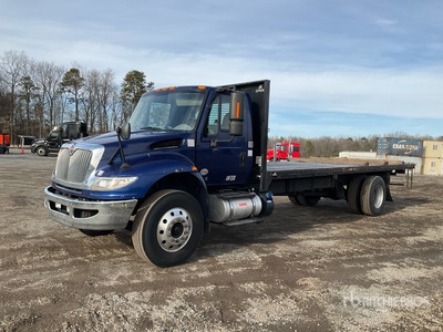 2019 International 4400 4x2 平台トラック