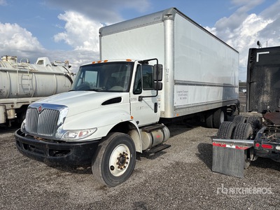 2018 International 4300 4x2 Gesloten vrachtwagen