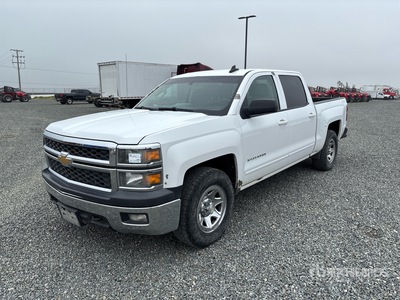 2015 Chevrolet Silverado 1500 4x4 Crew Cab بيك اب
