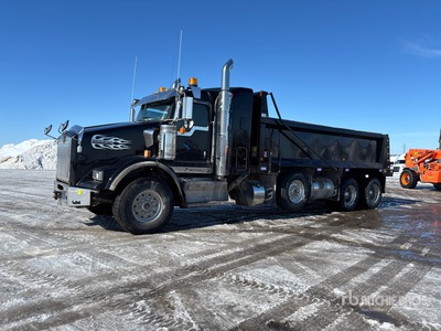 2022 Kenworth T800 8x4 Sleeper を見 Dump Truck