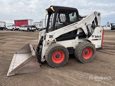 2015 Bobcat S650 شاحنة جرافة