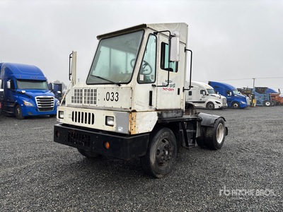 Kalmar 30 4x2 Tracteur de manœuvre