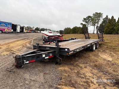 2015 Custom 48KP25HDA 28 ft T/A Equipment Trailer