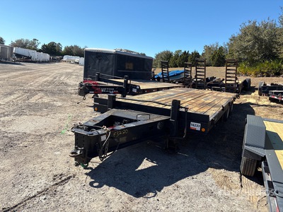 2016 Custom CT20T202ALP 27 ft T/A Equipment Trailer