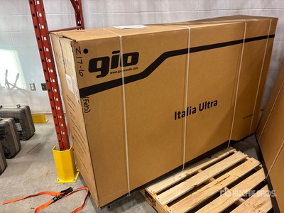 2024 GIO Iltalia Ultra Electric Black Scooter