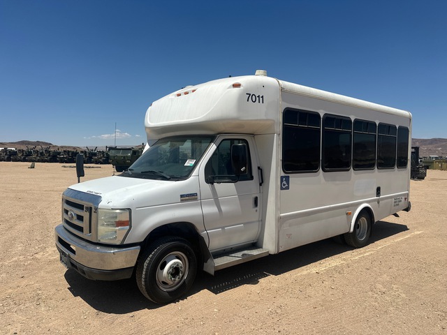 2014 Ford E-450 Econoline Super Duty Bus