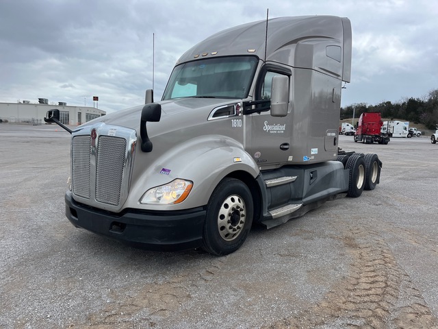 2018 Kenworth T680 6x4 T/A Sleeper Truck Tractor 2018 Kenworth T680 6x4 T/A Sleeper Truck Tractor