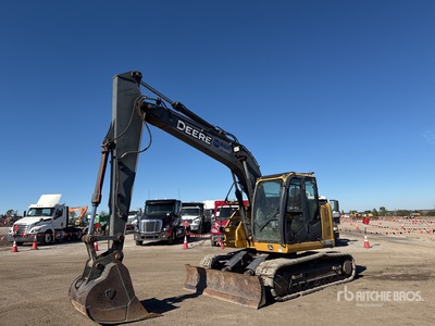 2017 John Deere 135G 油圧ショベル