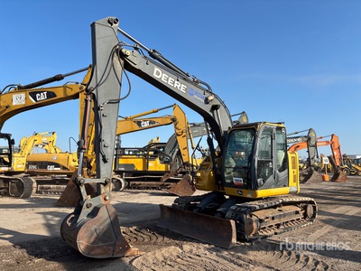 2017 John Deere 135G 油圧ショベル