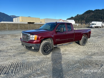 2013 GMC Sierra 3500HD 4x4 Extended Cab Pickup