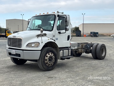 2014 Freightliner M2 106 4x2 Cabine en chassis