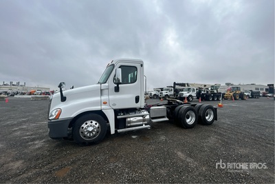 2016 Freightliner Cascadia 125 6x4 3-Achs Sattelzugmaschine