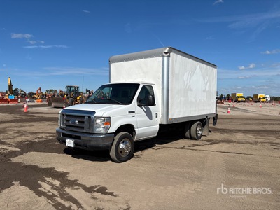 2014 Ford E-350 4x2 Furgoneta caja cerrada