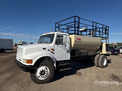 2000 International 4900 1500 gal 4x2 Hydro-semoir monté sur camion
