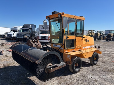 2010 Rosco Challenger V Broom Tractor